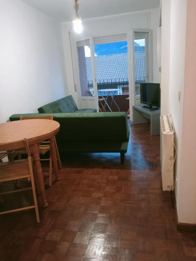 Luminoso, céntrico y silencioso apartamento Jaca Extérieur photo